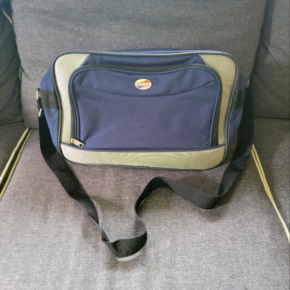 NWOT American Tourister Carry On Briefcase Laptop Bag